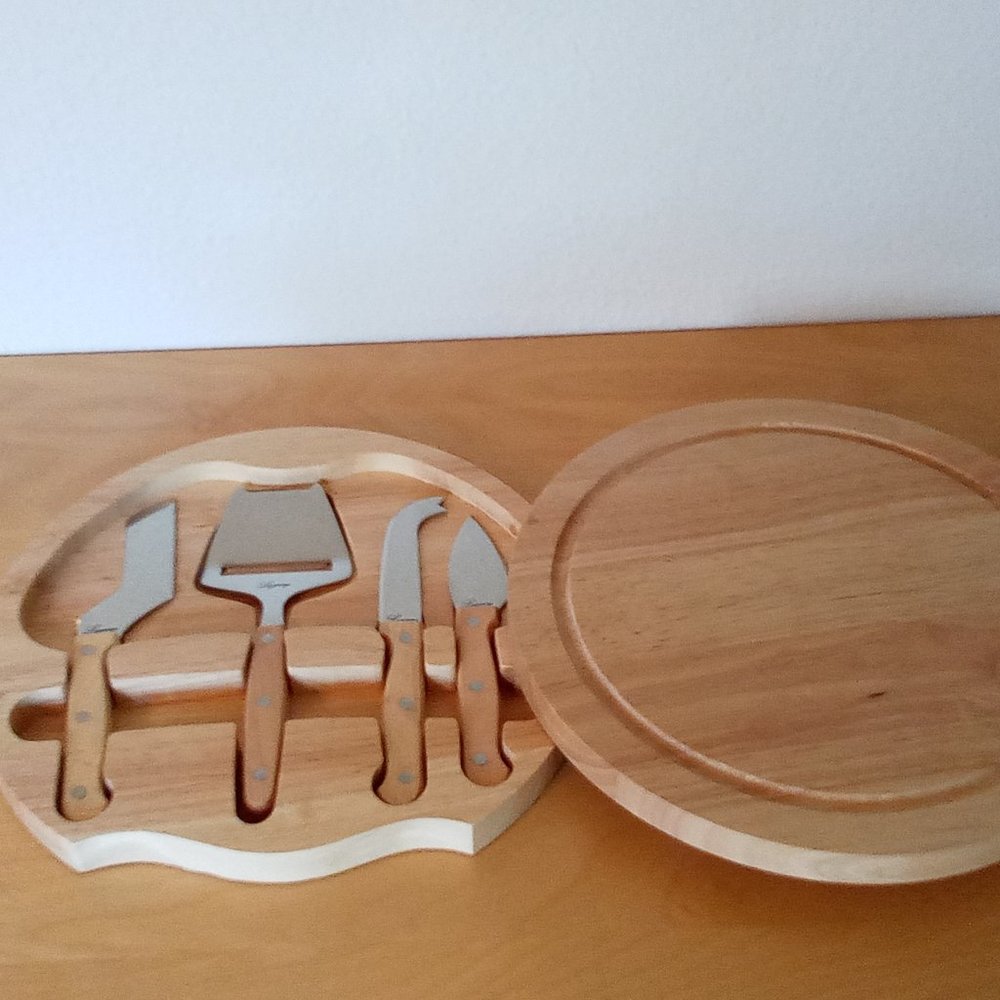 Picnic Time Legacy Wooden Cheese Cutting Board & Tools Set